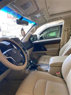 تۆیۆتا لاند کروزەر